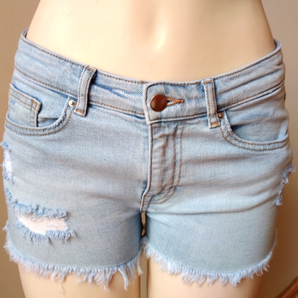 H&M Distress Denim Shorts - Picture 5 of 10